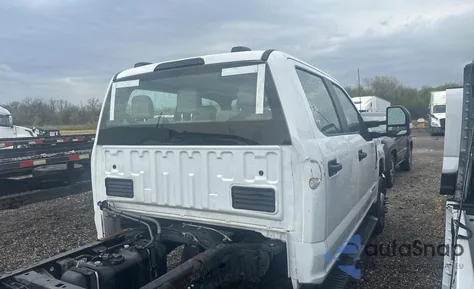 2022 Ford F350 Super Duty from USA, damaged, VIN 1FD8W3HT9NED09912